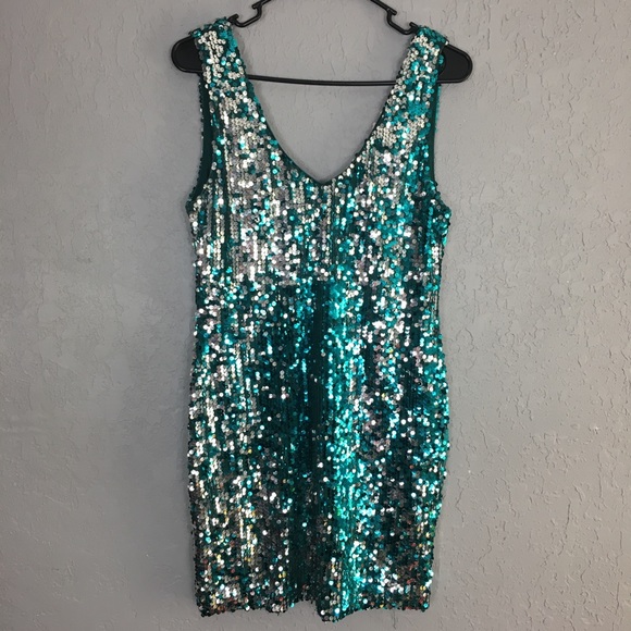 Charlotte Russe Dresses & Skirts - Charlotte Russe sequin body con dress